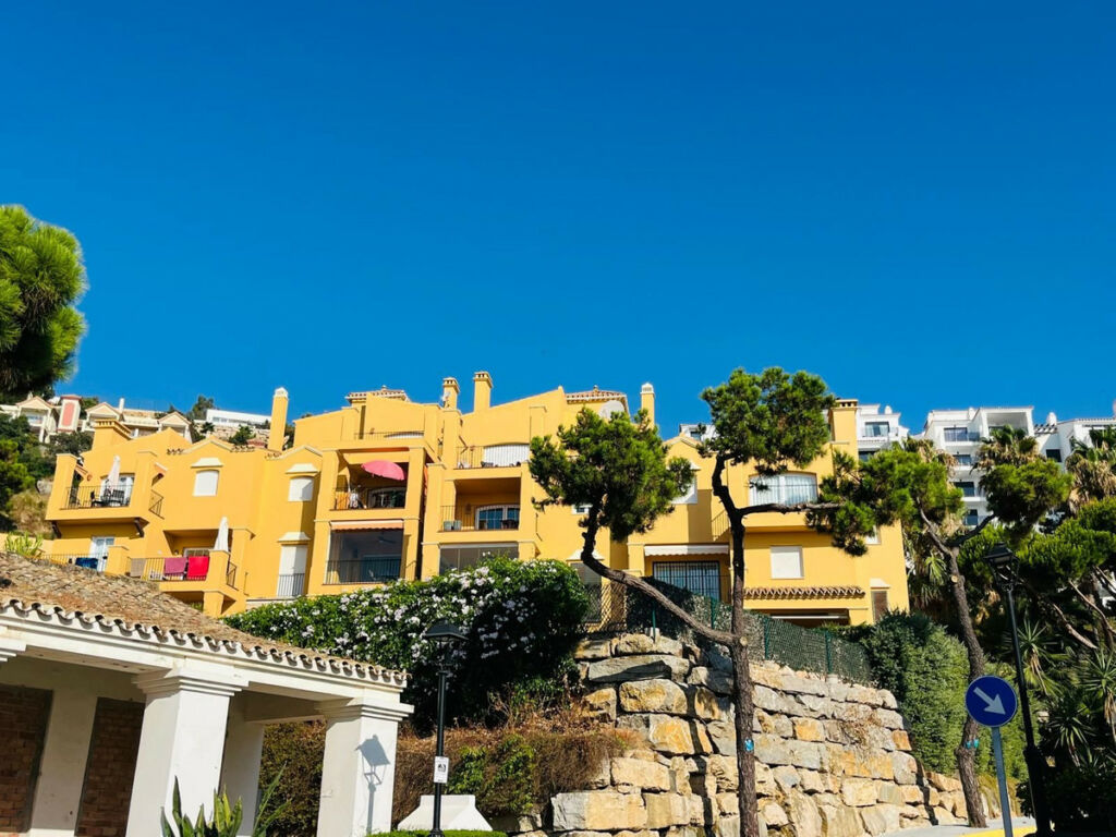 Penthouse Manilva Málaga - image 4