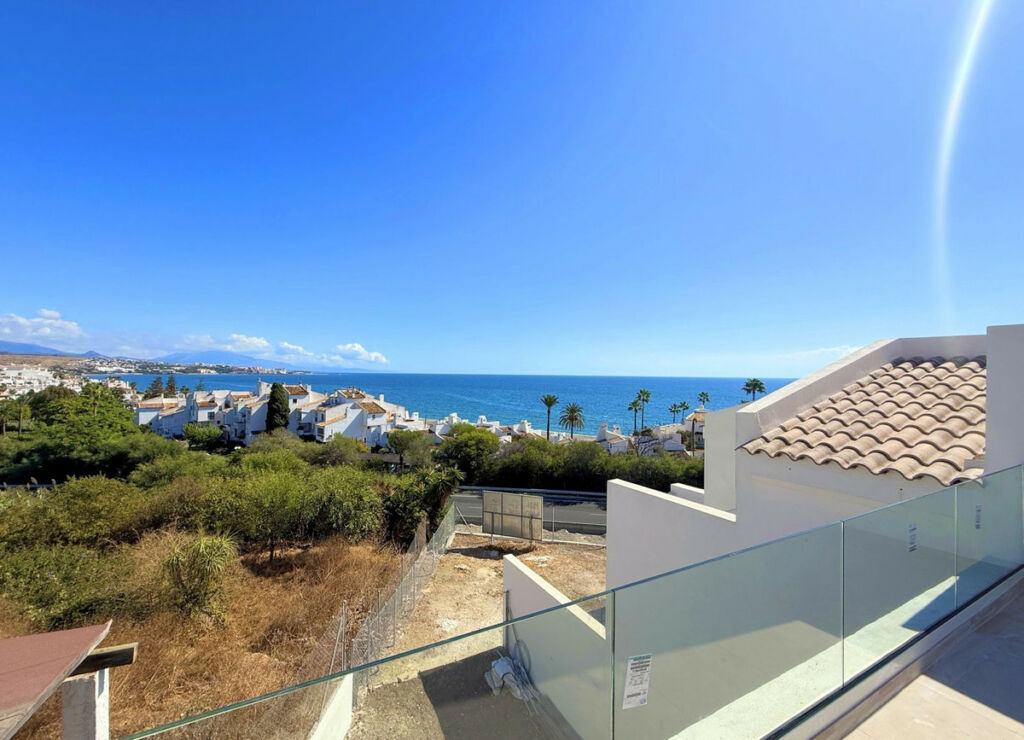 Semi-Detached House Estepona Málaga - image 5