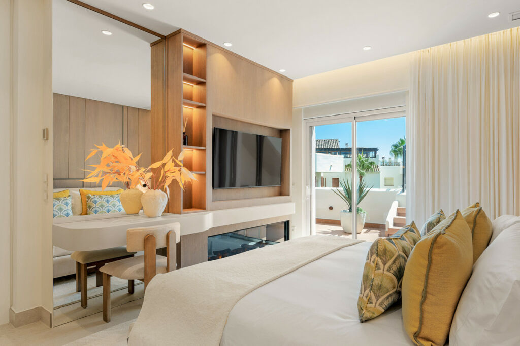 Penthouse Duplex Estepona Málaga - image 4