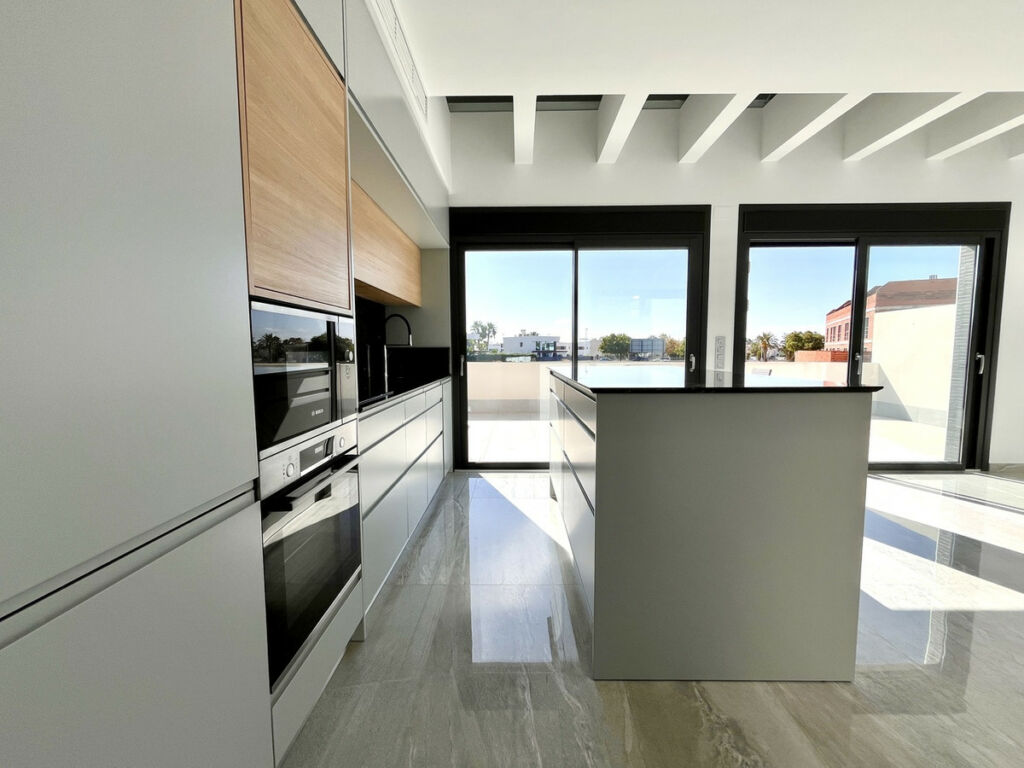 Detached Villa San Pedro del Pinatar Murcia - image 4