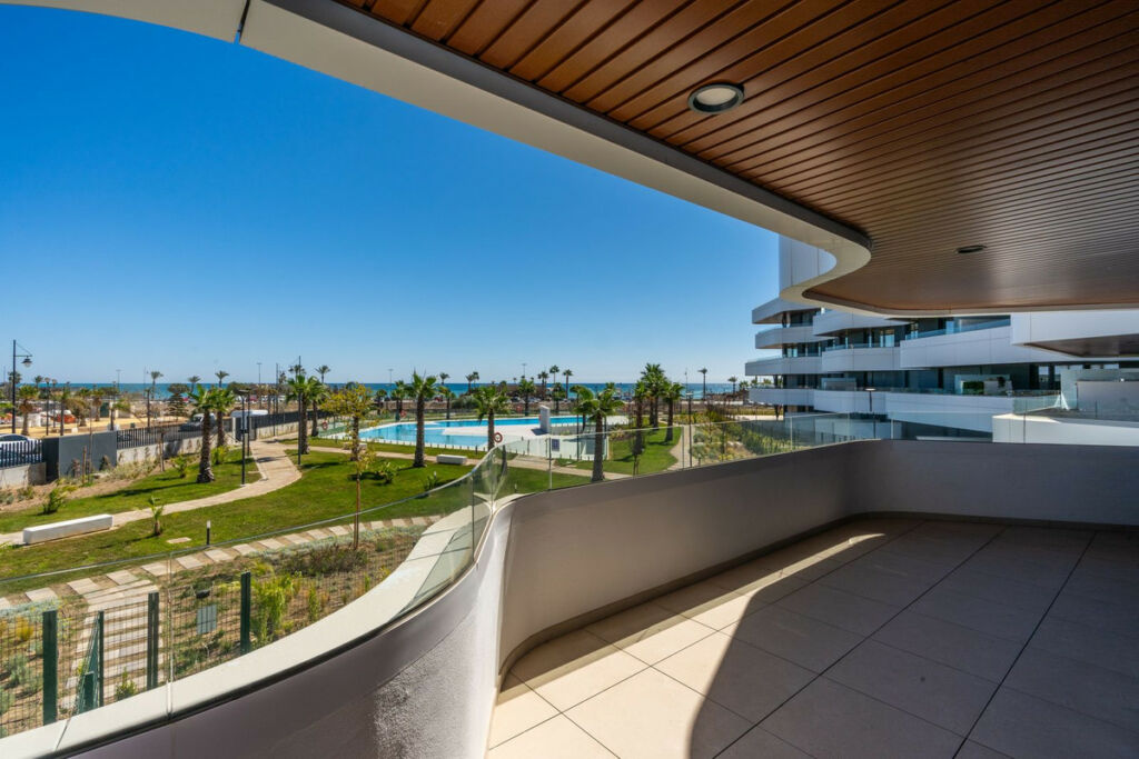 Middle Floor Apartment Torremolinos Málaga - image 4