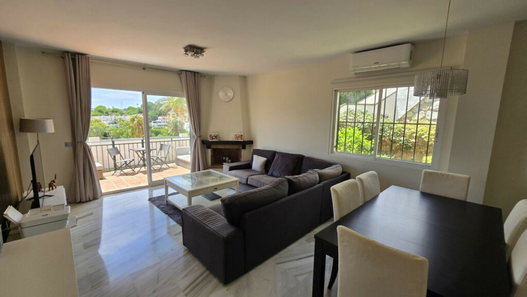 Ground Floor Apartment Calahonda Málaga - image 4