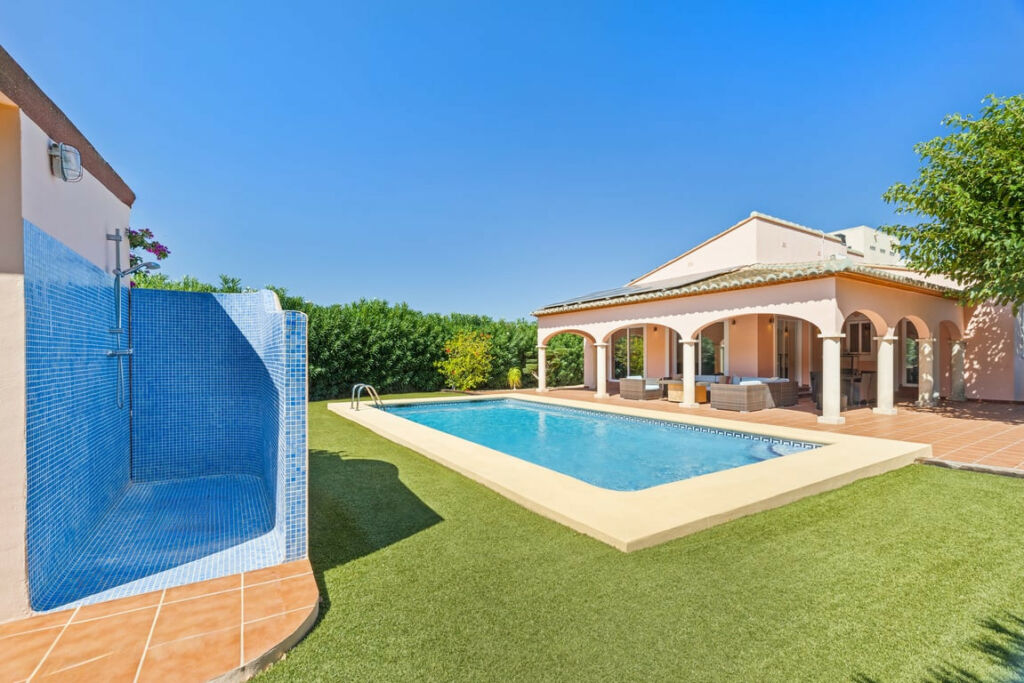 Detached Villa Javea Alicante - image 4