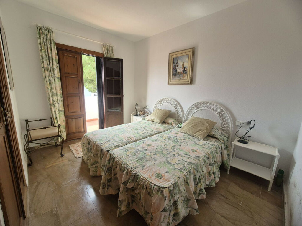 Townhouse Guadalmina Baja Málaga - image 4