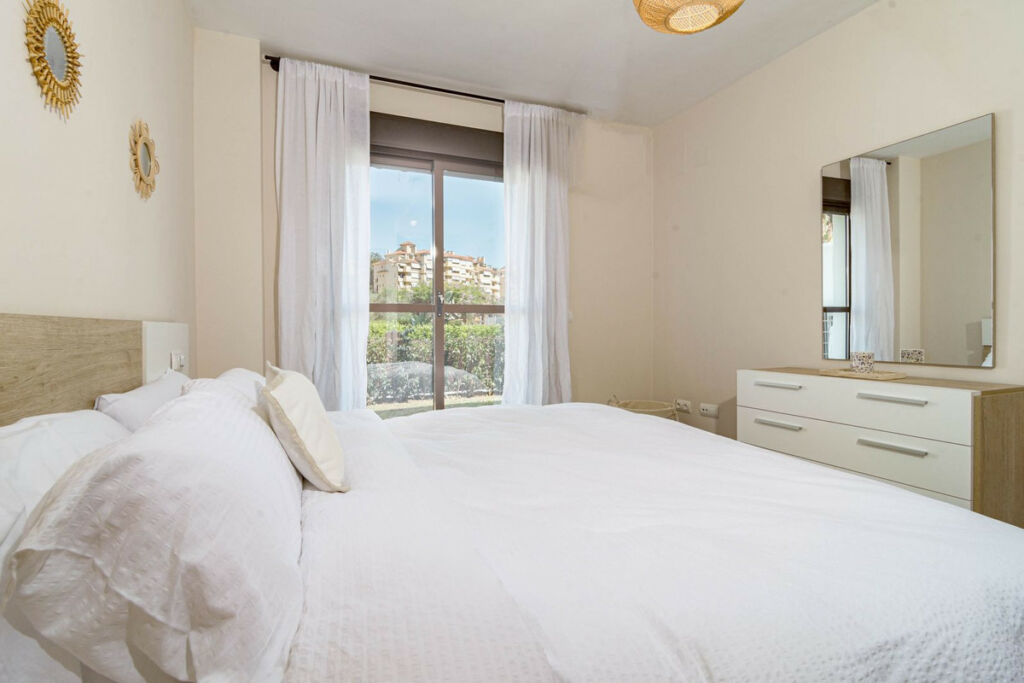 Ground Floor Apartment Selwo Málaga - image 4