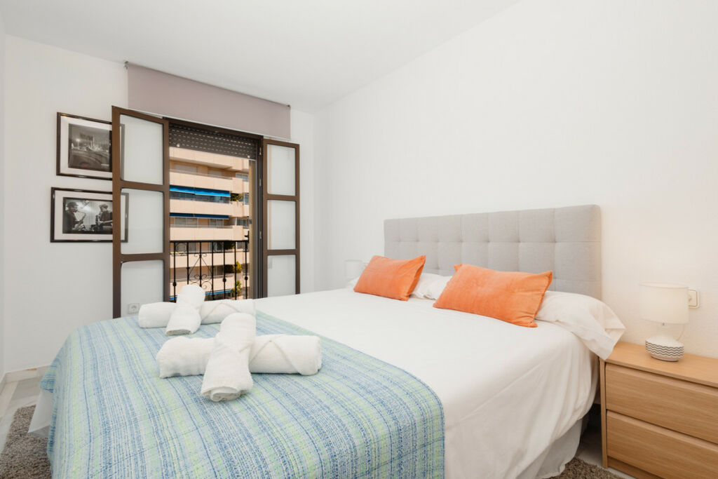 Middle Floor Apartment Puerto Banús Málaga - image 4