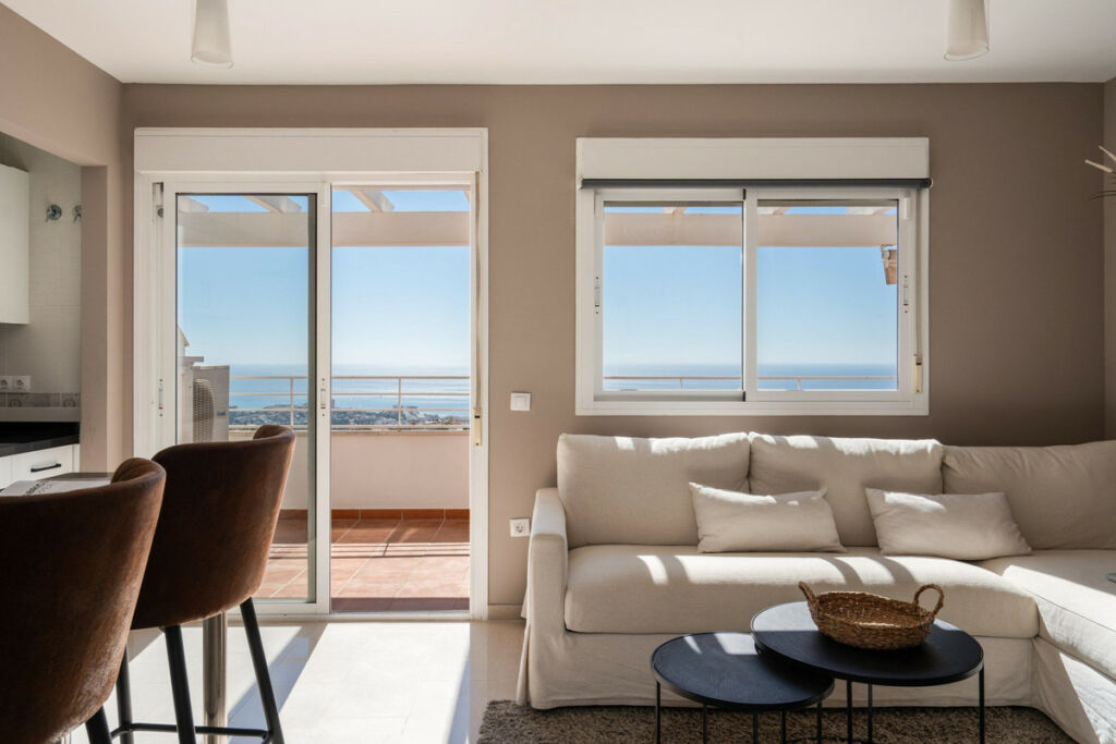 Penthouse Benalmadena Pueblo Málaga - image 4