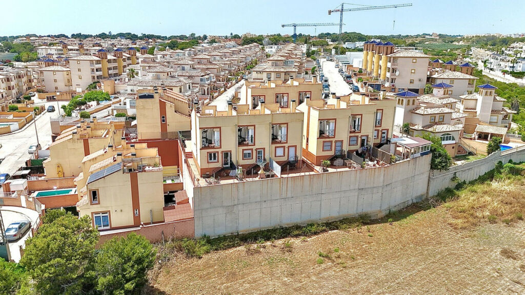Townhouse Cabo Roig Alicante - image 4