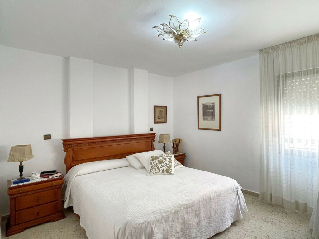 Middle Floor Apartment Los Boliches Málaga - image 4