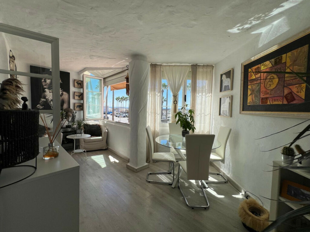Middle Floor Apartment Benalmadena Málaga - image 4
