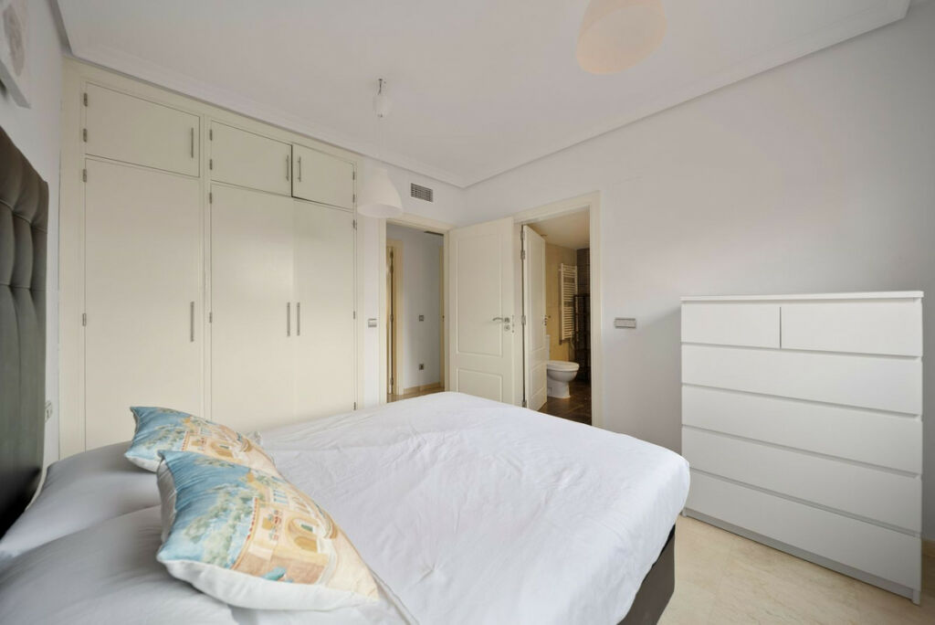 Ground Floor Apartment Casares Málaga - image 4