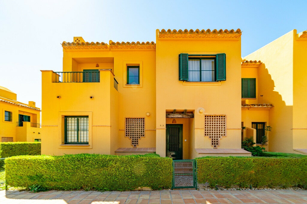 Townhouse Finestrat Alicante - image 2