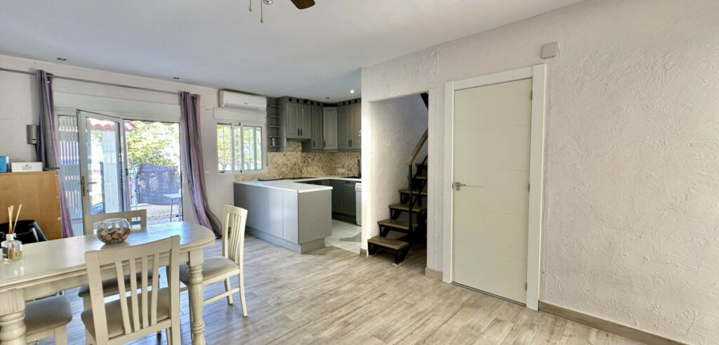 Townhouse Guardamar del Segura Alicante - image 4