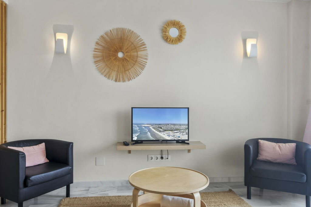 Middle Floor Apartment Estepona Málaga - image 7
