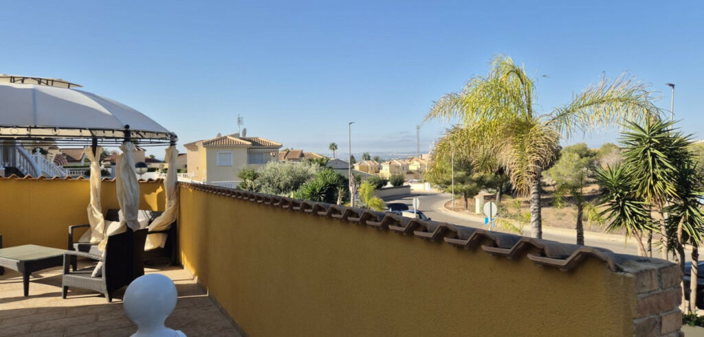 Detached Villa Ciudad Quesada Alicante - image 4