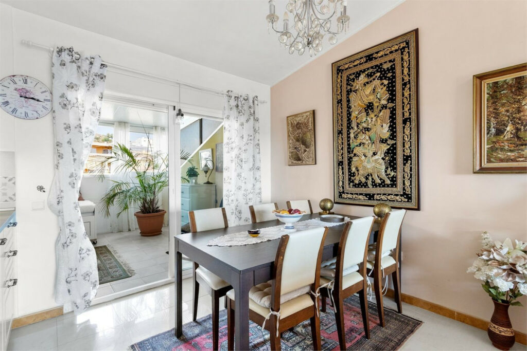 Penthouse Los Pacos Málaga - image 4