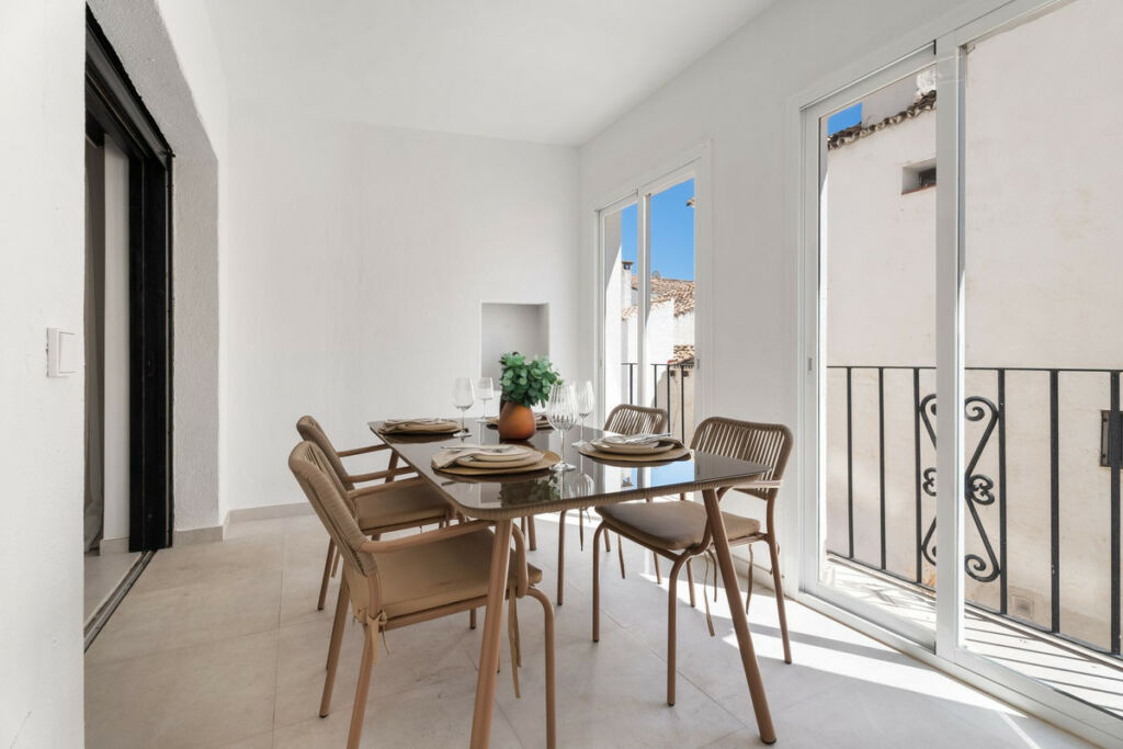 Middle Floor Apartment Puerto Banús Málaga - image 4