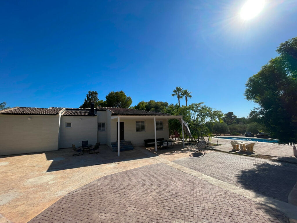Detached Villa Elche Alicante - image 4