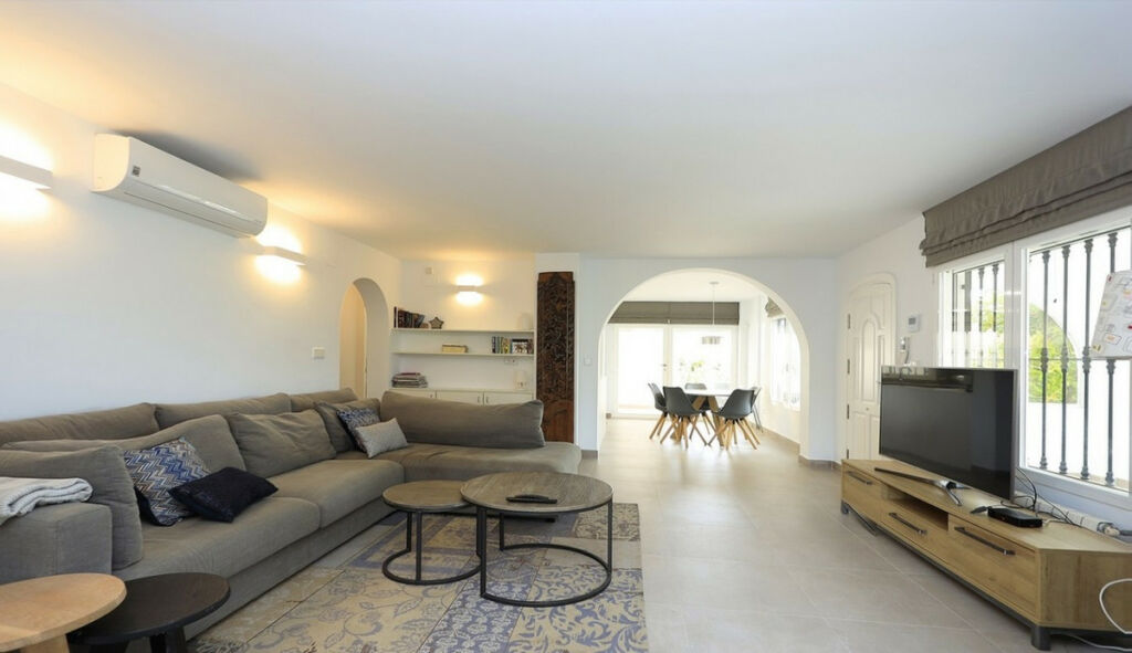 Detached Villa Albir Alicante - image 4