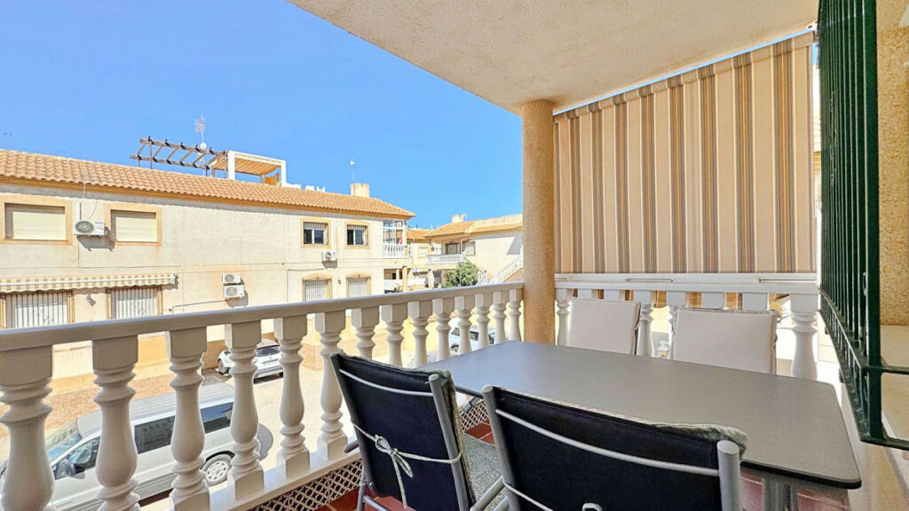 Middle Floor Apartment La Zenia Alicante - image 4