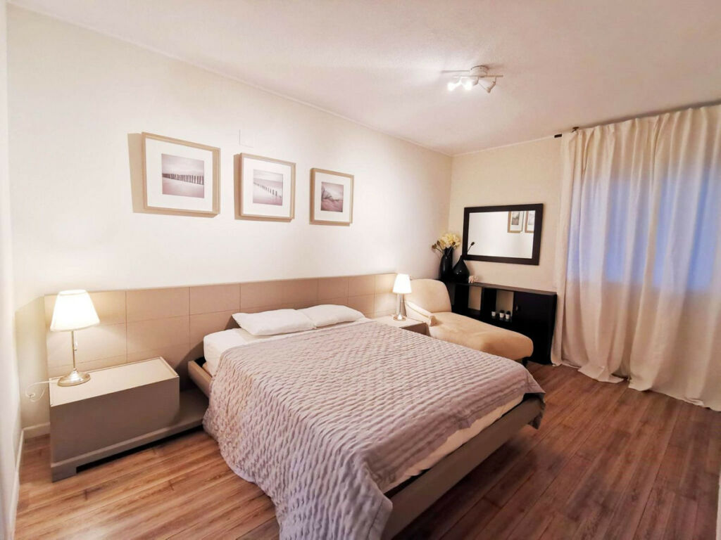 Middle Floor Apartment Marbella Málaga - image 4