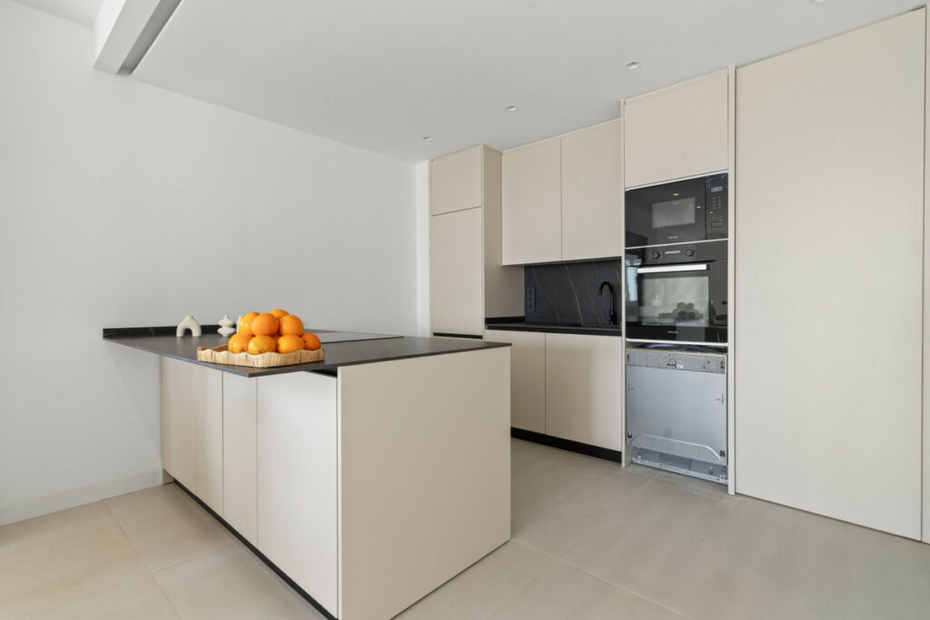 Townhouse El Paraiso Málaga - image 4