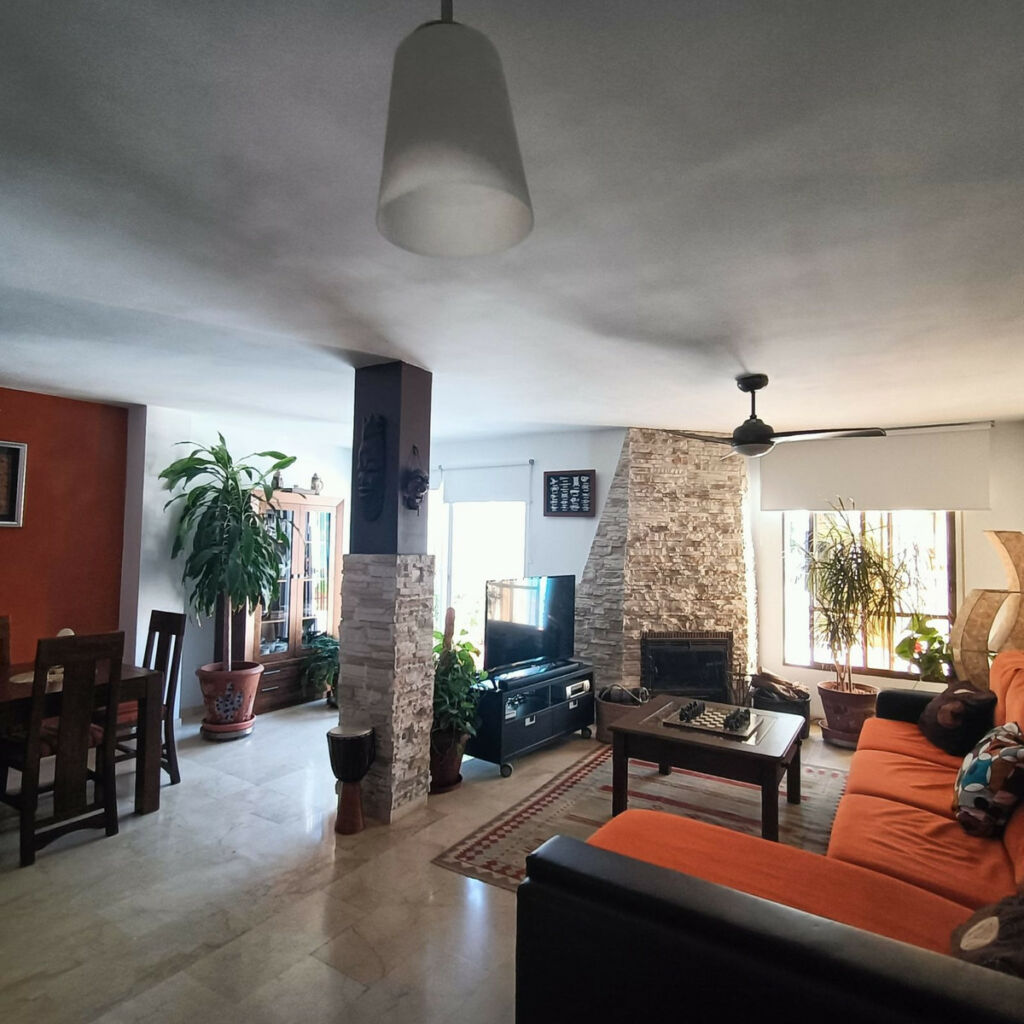 Townhouse Estepona Málaga - image 4