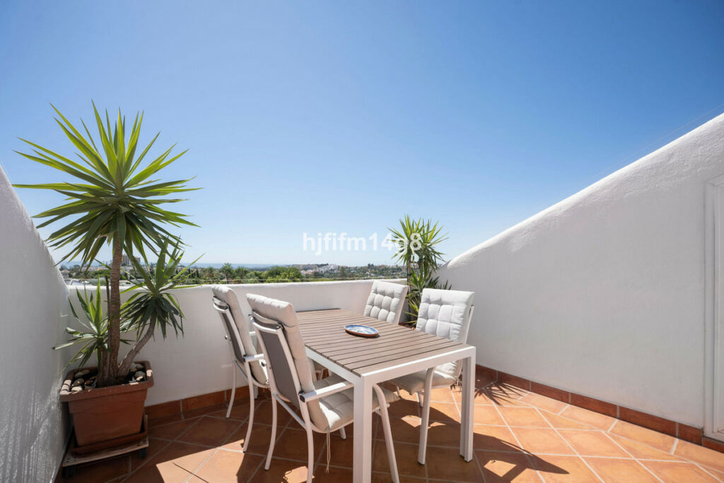 Penthouse Duplex Nueva Andalucía Málaga - image 4