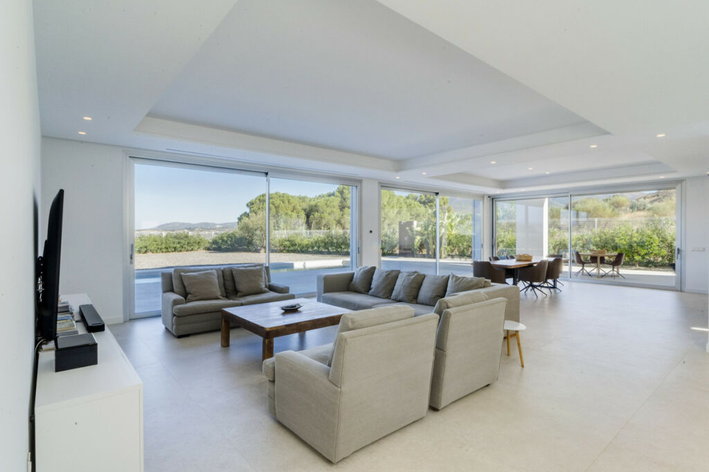 Detached Villa Coín Málaga - image 3