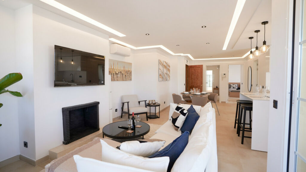 Middle Floor Apartment Nueva Andalucía Málaga - image 4
