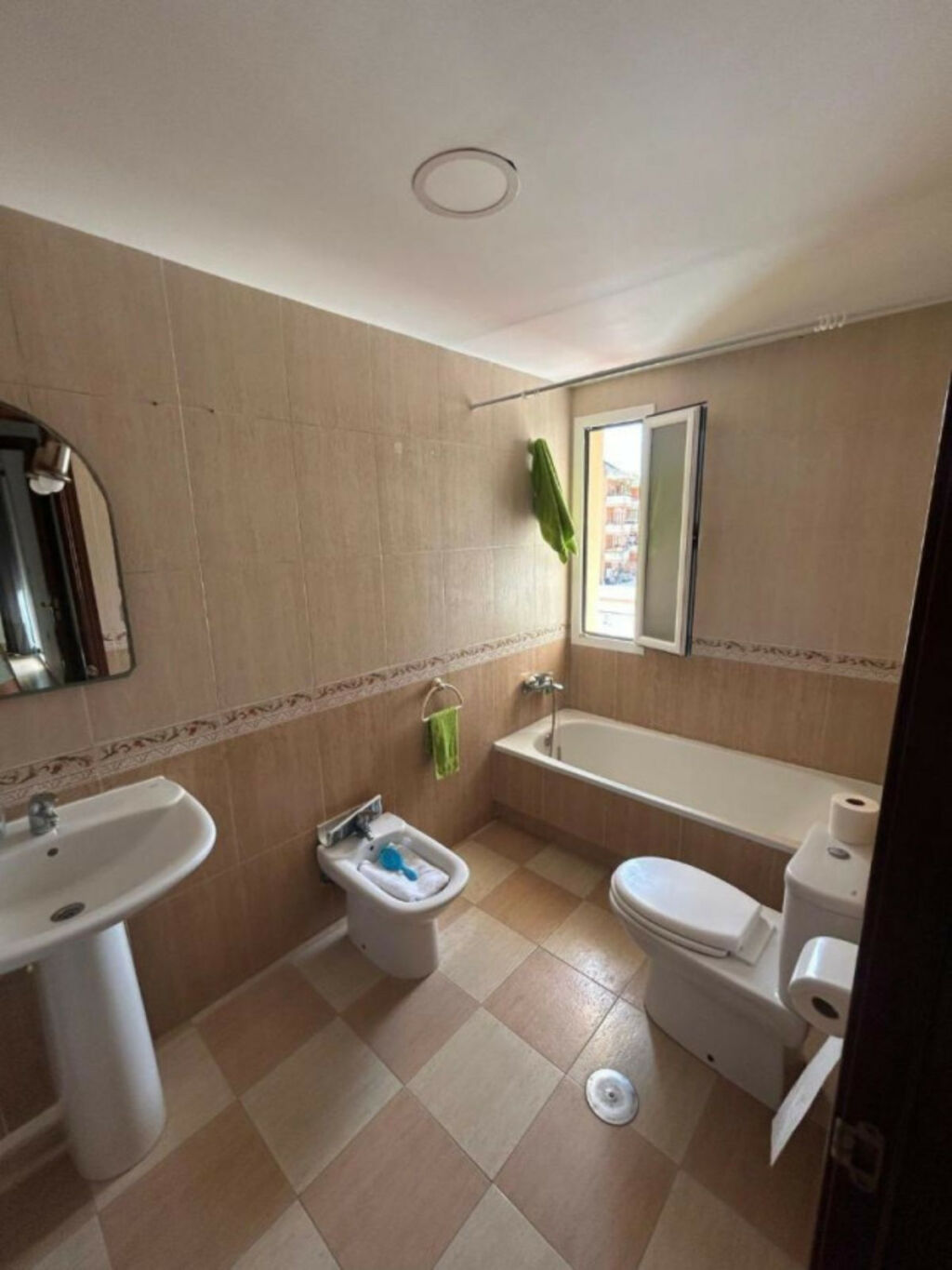 Middle Floor Apartment Manilva Málaga - image 4