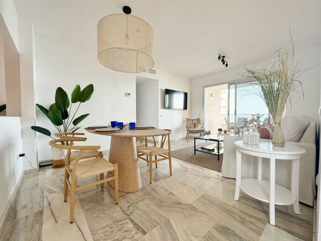 Middle Floor Apartment Fuengirola Málaga - image 4