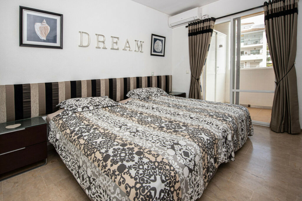 Ground Floor Apartment Calahonda Málaga - image 4