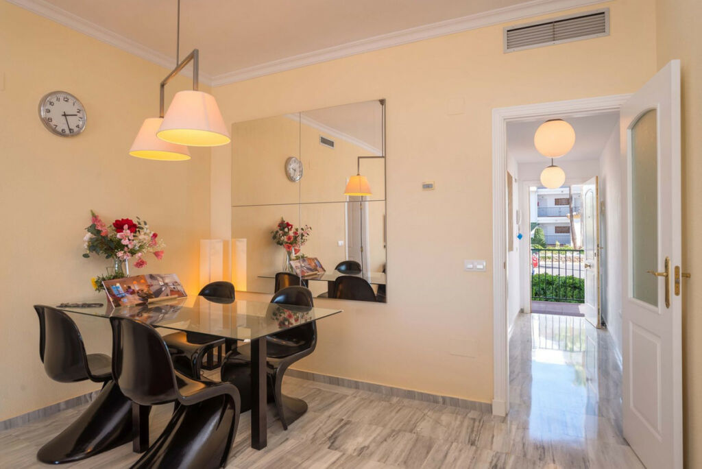 Middle Floor Apartment Alhaurin Golf Málaga - image 4