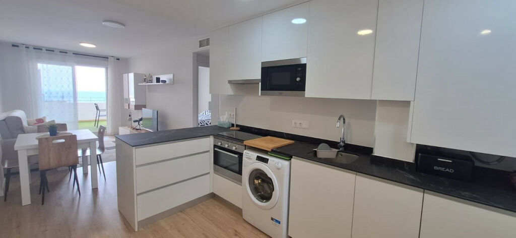 Middle Floor Apartment Benidorm Alicante - image 4