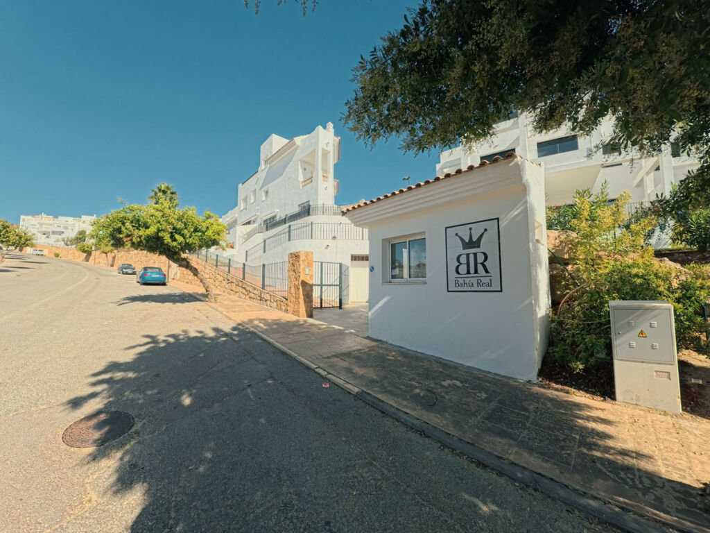 Townhouse Manilva Málaga - image 4