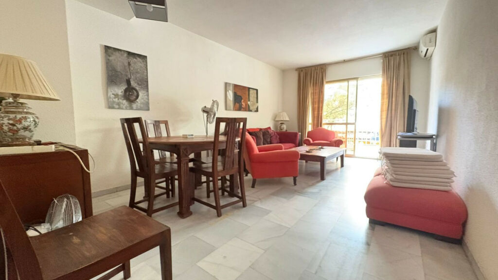 Middle Floor Apartment Marbella Málaga - image 4