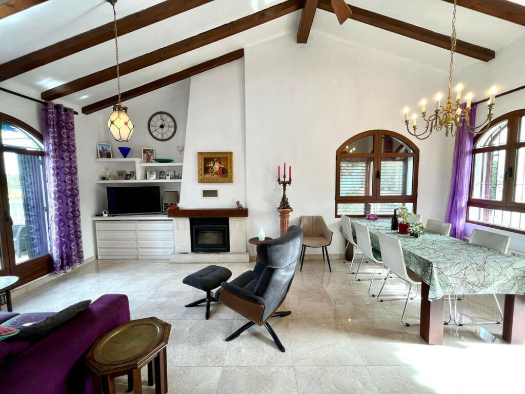 Detached Villa Villamartin Alicante - image 4