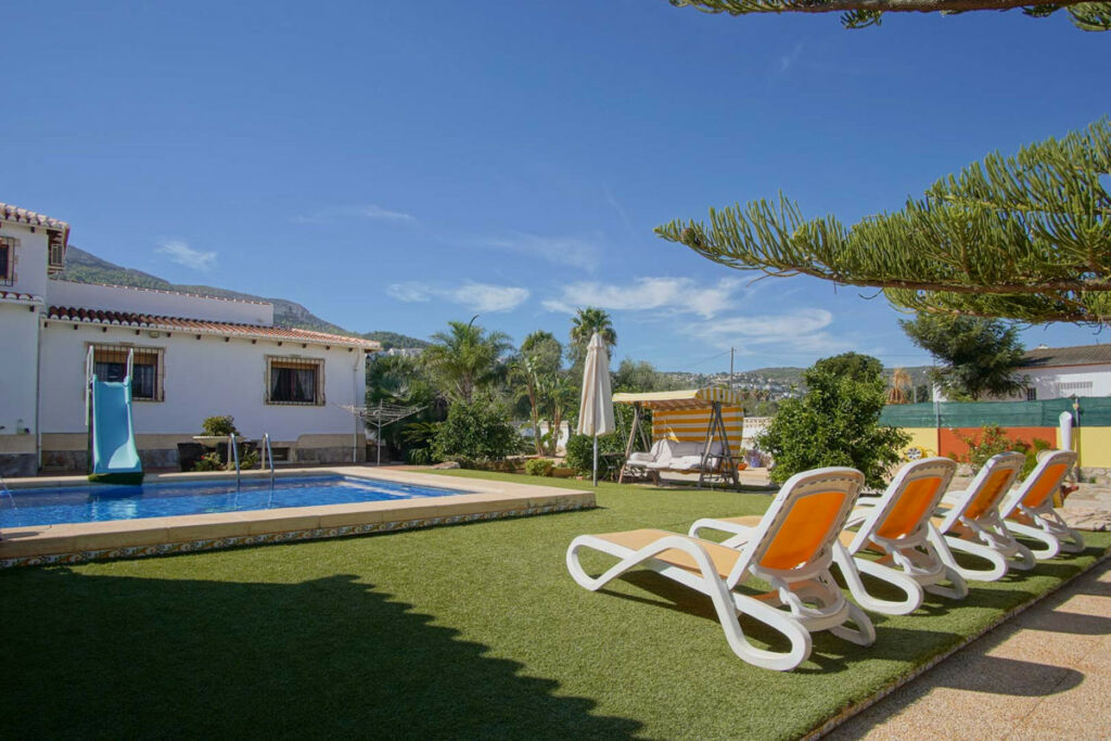 Detached Villa Denia Alicante - image 4