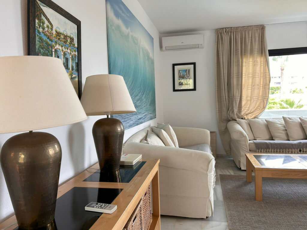 Middle Floor Apartment Calahonda Málaga - image 4