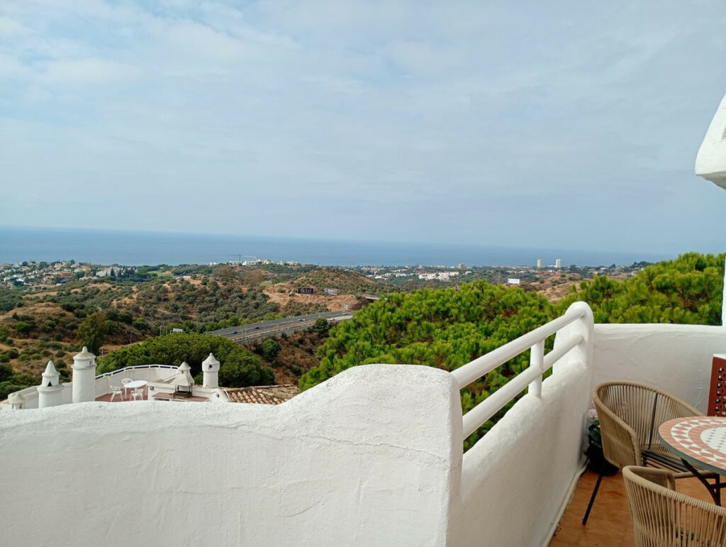 Penthouse Calahonda Málaga - image 4