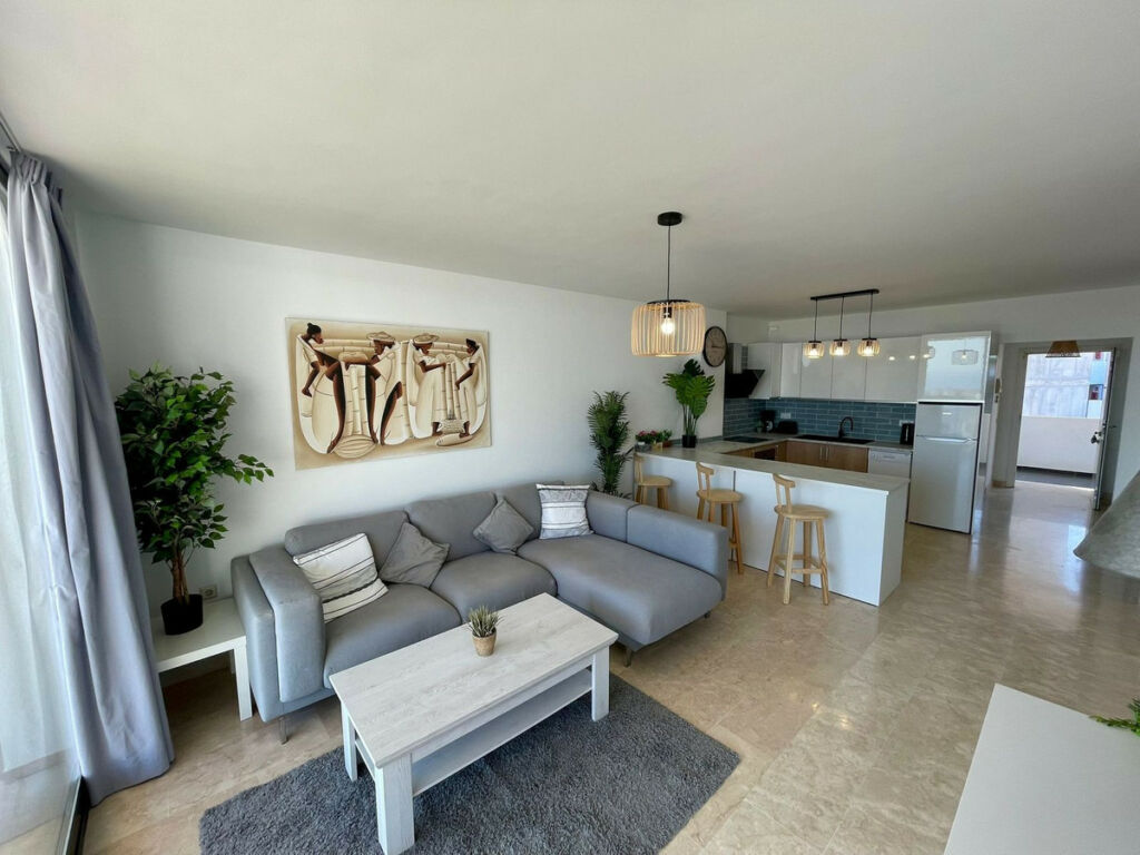 Middle Floor Apartment Riviera del Sol Málaga - image 4