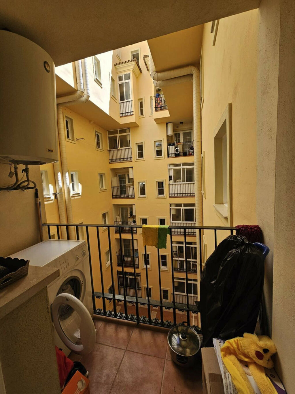 Middle Floor Apartment Estepona Málaga - image 4