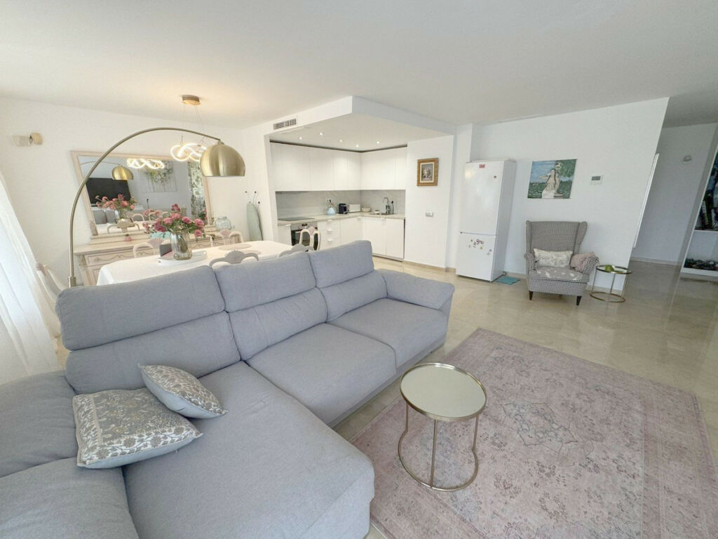 Ground Floor Apartment Benahavís Málaga - image 4