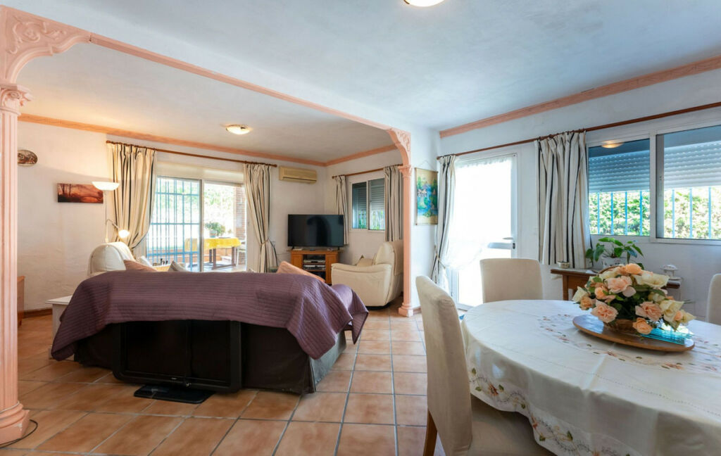 Detached Villa Coín Málaga - image 4