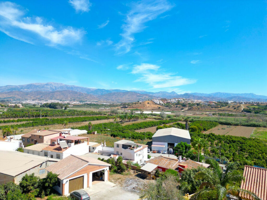 Detached Villa Almayate Málaga - image 4