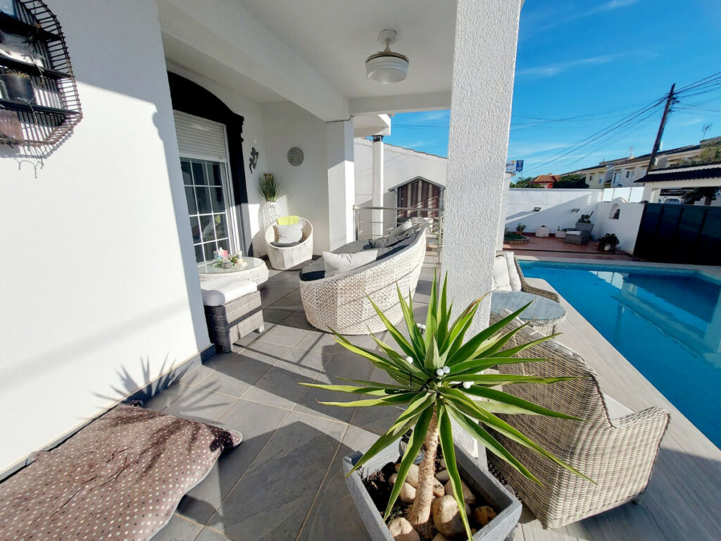Detached Villa Orihuela Costa Alicante - image 4