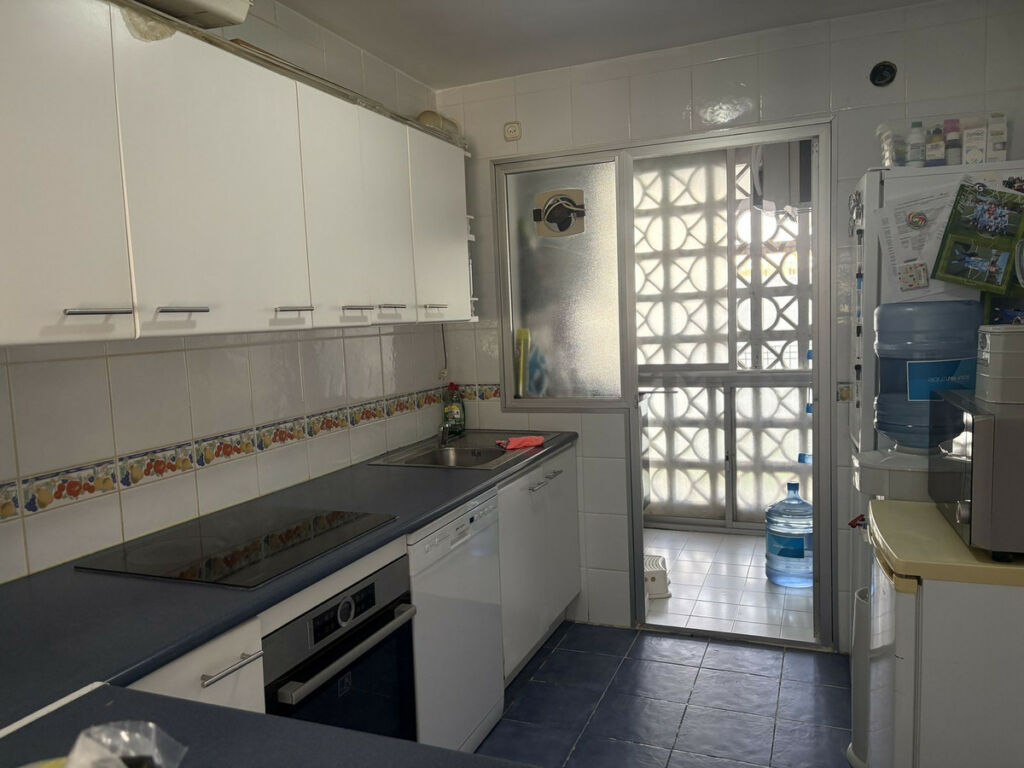 Ground Floor Apartment Calahonda Málaga - image 4