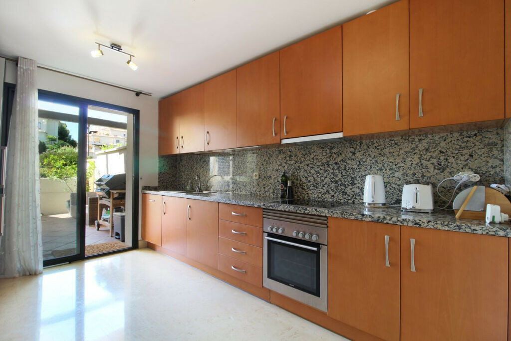 Ground Floor Apartment Benahavís Málaga - image 4
