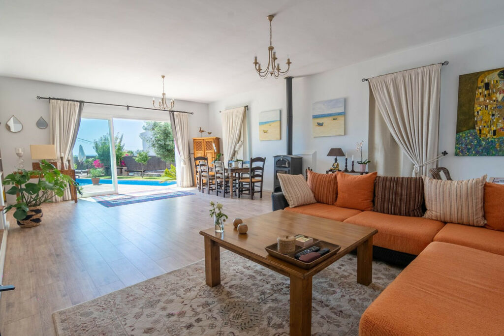 Detached Villa Estepona Málaga - image 5